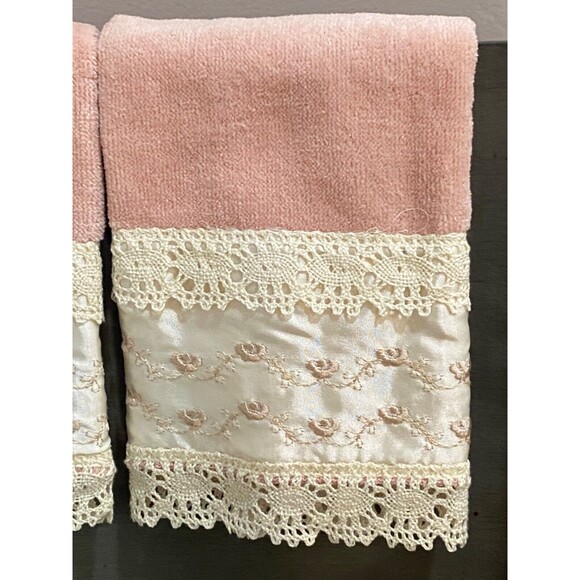 2 Pink Vtg AVANTI Wash Cloth Hand Towels Ivory LACE Floral USA Granny Cottage - Picture 2 of 10
